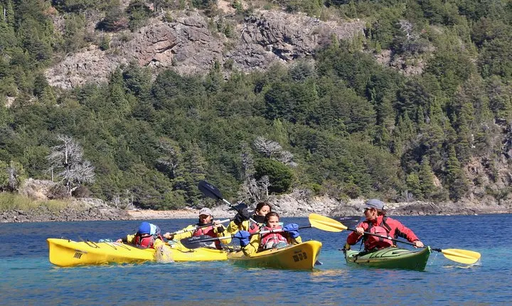 Half a day of kayaking on the Nahuel Huapi lake in private service