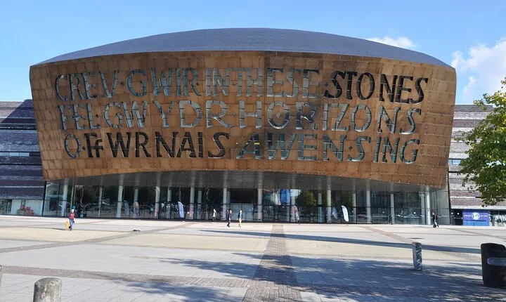 Cardiff Like a Local: Customized Private Tour
