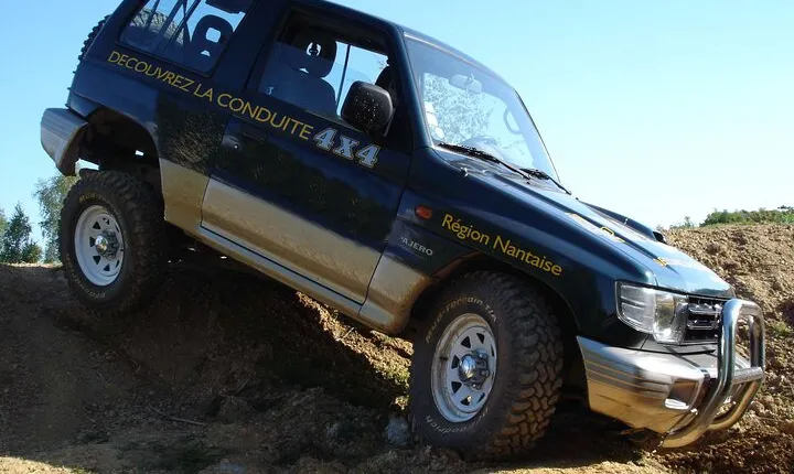 4x4 crossing in a Private Estate in Pays de Loire