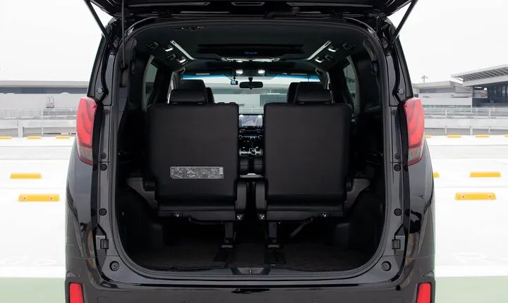 Private Transfer from Narita Airport NRT to Tokyo City by Van