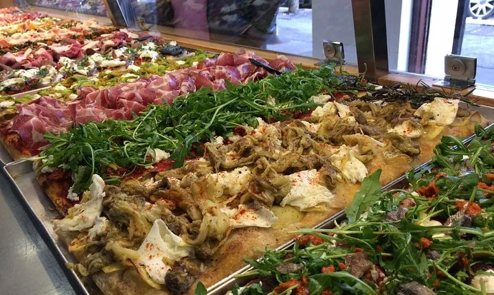 Rome Food Tour: Unlimited Tastings with Fine Wine & Barolo