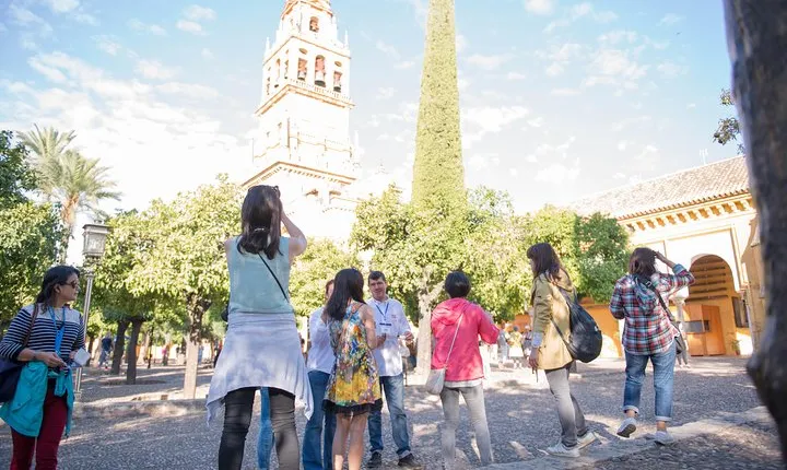 Visit in Spanish to the Cathedral Mosque. Does not include entrance ticket