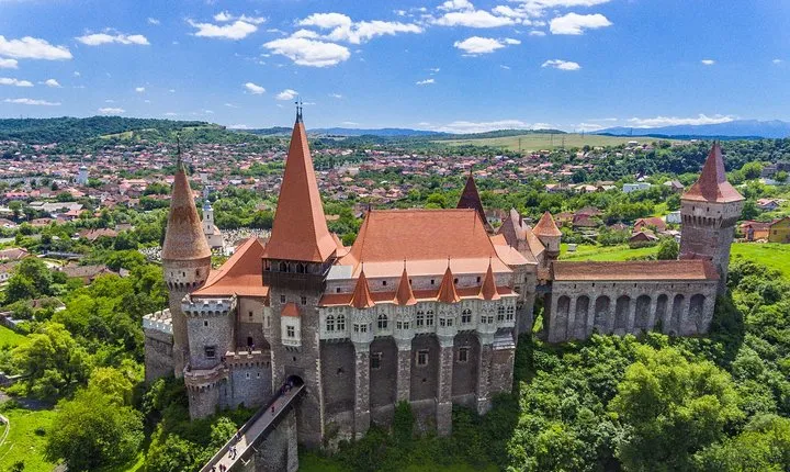 Tour to Corvin Castle in Hunedoara & Alba Iulia