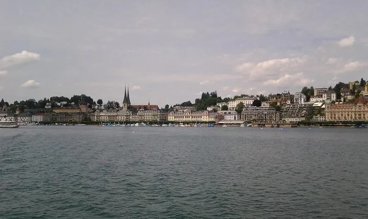 Luzern Discovery:Small Group City Walk and Lake Cruise from Basel
