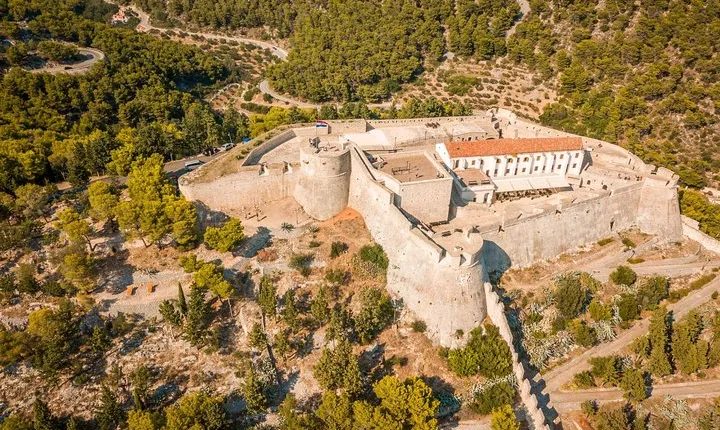 Blue Cave and Hvar Tour - 5 Islands Tour from Split and Trogir