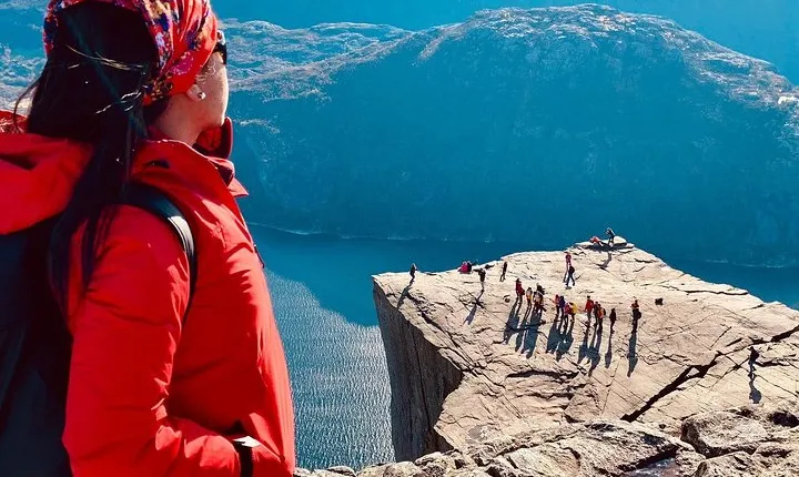 Guided hike to Pulpit Rock Preikestolen