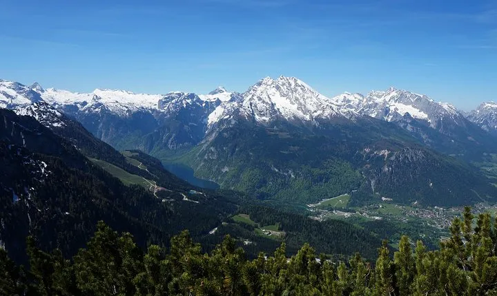 Skip-the-Line: Eagle's Nest in Berchtesgaden Tour from Salzburg