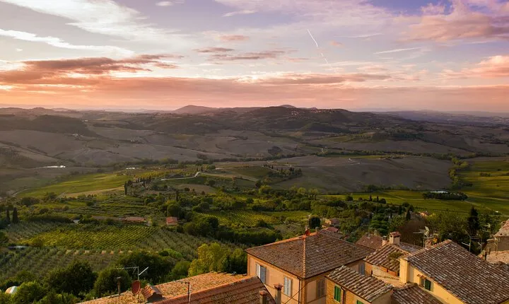 Montepulciano: Winery Tour & Tasting Experience