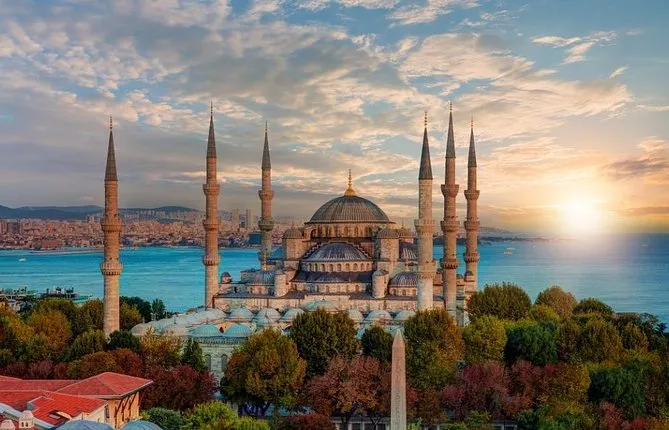 Small-Group Tour Including Topkapi Palace, Underground Cistern and Hagia Sophia