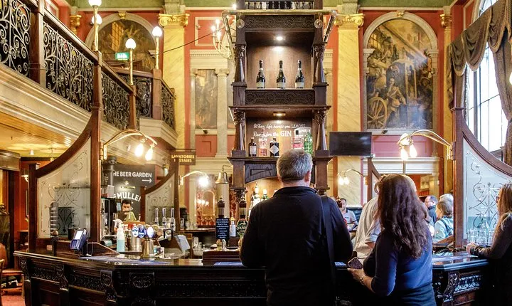 London Small Group Tour of Historical Pubs