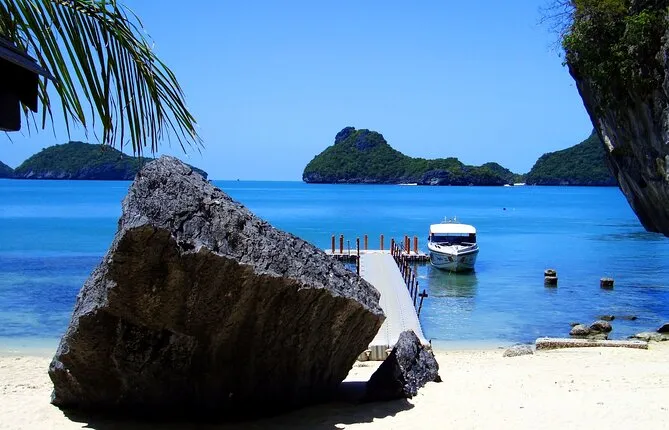 Angthong Marine Park VIP Guided Tour