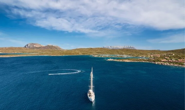 Figari Airport & City Private Transfer