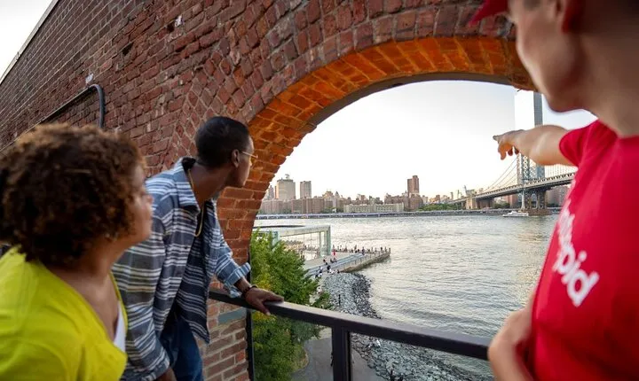 NYC Brooklyn Bridge and DUMBO Food Tour