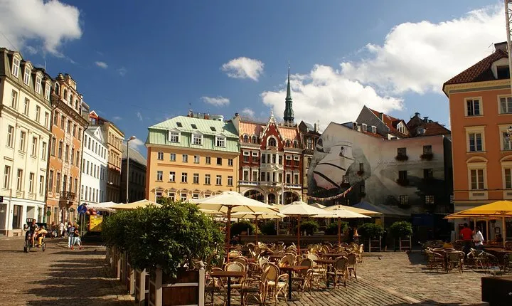 Riga Old Town Walking Tour in a Small Group