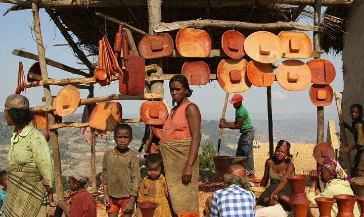 8 Day -RN7 Road trip tour to South Mangily Ifaty