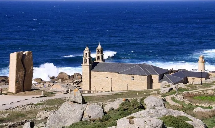 Excursion to Finisterre + Muxia + Costa da Morte (7 stops)