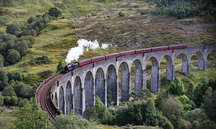 Glenfinnan Viaduct & The Great Glen Private Tour from Inverness