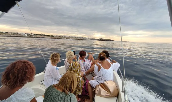 Boat trip to the Polignano a Mare caves