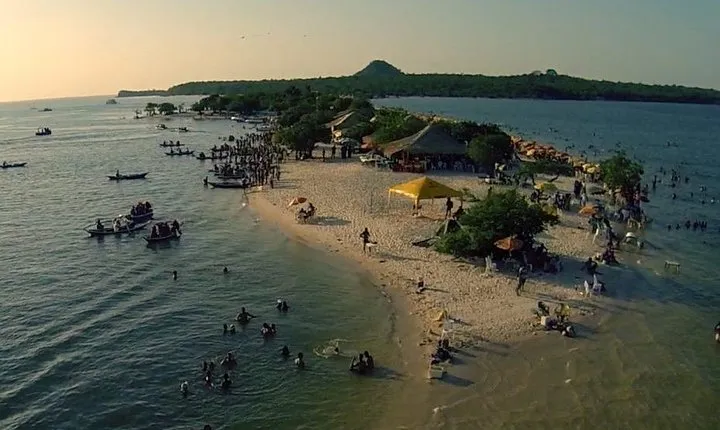 Alter do Chão tour on the beautiful beaches of the Tapajós River