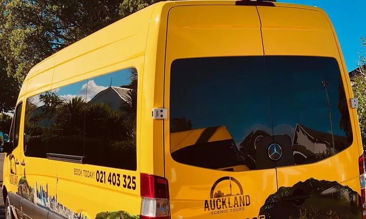 Hobbiton & Waitomo Caves Guided Day Trip from Auckland incl lunch