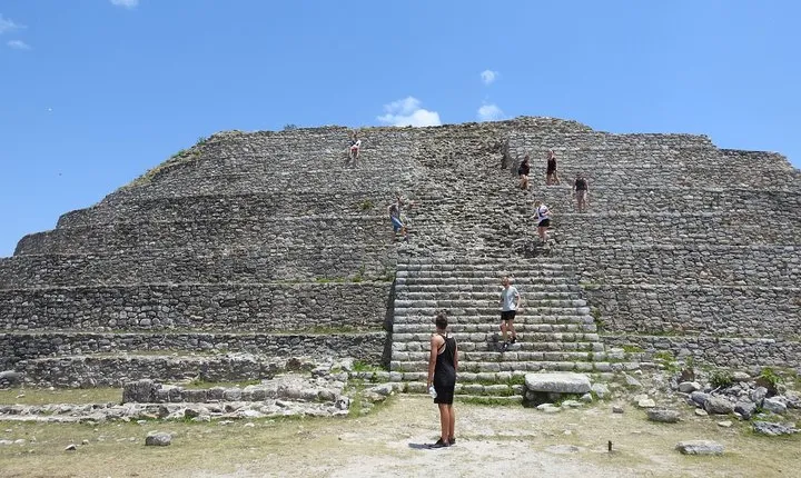 Chichen Itza, Private Cenote/Food Experience & the magic Izamal