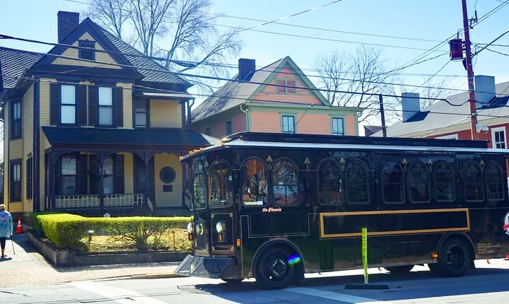 90-Minute Narrated Sightseeing Trolley Tour in Atlanta
