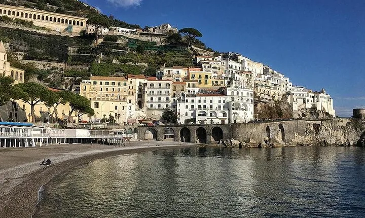 Pompeii and Amalfi Coast Private Day Trip with Pick Up