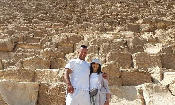 Cairo 8 Hour Private Tour of Pyramids, Egyptian Museum and Bazaar