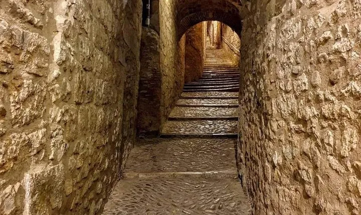 Half-Day Game Of Thrones Walking Tour in Girona with a Guide