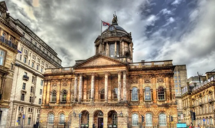 A Walk Through Time: History of Liverpool Walking Tour