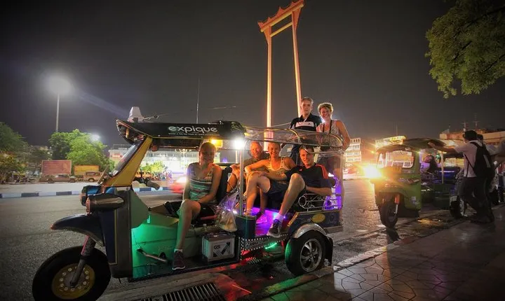 Bangkok by Night: Temples, Markets and Food Tuk-Tuk Tour