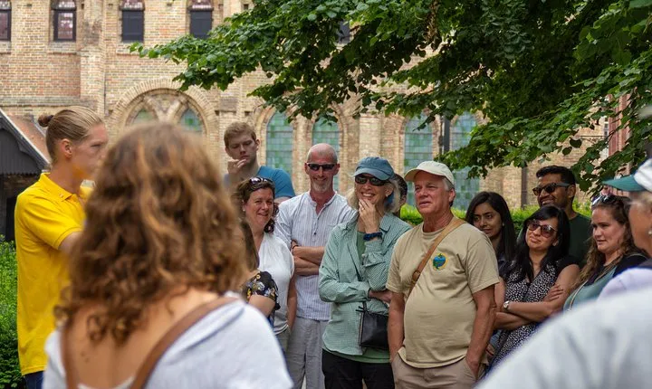Storytelling Tour Bruges | First Day Must | History & Tips