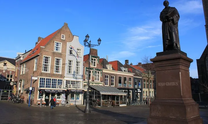 Walking Tour of Delft - The City of Orange and Blue