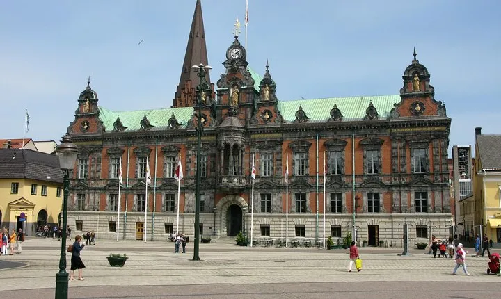 Walk Malmö with an audio guide