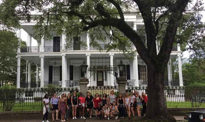 New Orleans Small-Group Garden District Walking Tour