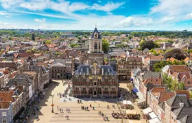 Self guided tour with interactive city game of Delft