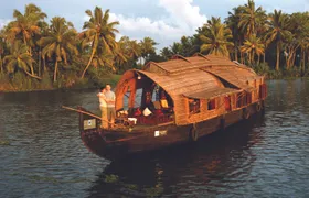 Kerala Tea Estate, Backwater & Marari Beach Tour