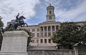 Nashville VIP Style Private Tour with Local Singer-Songwriter