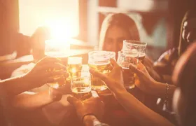 Self-guided interactive pub trail in Delft with online app