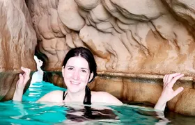 Private Full-Day Wadi Shab and Bimmah Sinkhole Tour