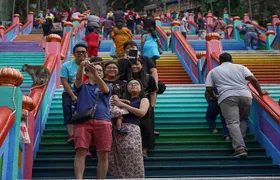 Private Tour Kuala Lumpur with Petronas Twin Towers Observation Deck & Batu Cave