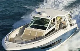 Maui: 2-Hour Maalaea Bay Whale Watching Cruise in a Small Group