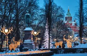 Helsinki walking tour with a city planner
