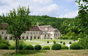 Skip the Line: Abbaye de Fontenay Admission Ticket