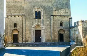 Tarquinia: Entry Ticket + Roundtrip Transfer from Civitavecchia