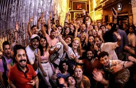 Istanbul Party Pub Crawl with Party Bus in Sultanahmet and Taksim