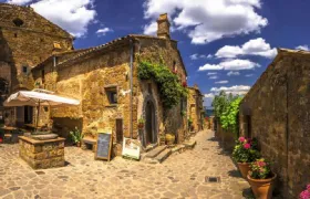 1-day tour of Tuscany, Italy [Civita di Bagnoregio + Montepulciano + round-trip from Rome]