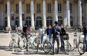  "Bordeaux by bicycle: a 3-hour tour immersive experience"