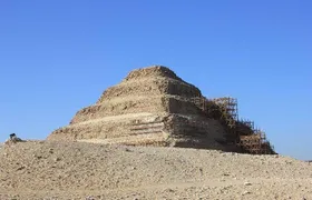 Full-Day Tour to Giza Pyramids, Memphis, and Sakkara