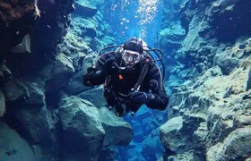 Silfra: Diving Between Tectonic Plates - Meet on Location